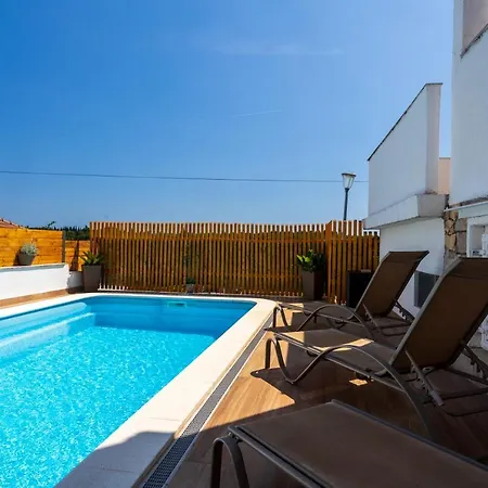 Willa Oasis With Private Pool Milna (Brac)