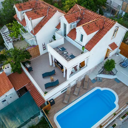 Oasis Villa *